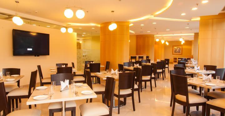 Red Fox Hotel, Chandigarh Bagian luar foto