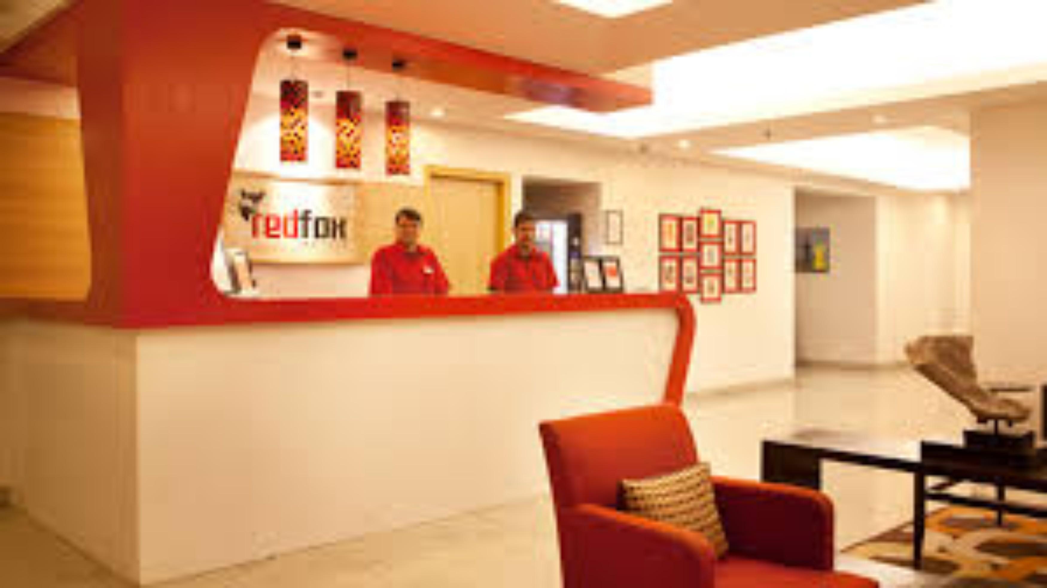 Red Fox Hotel, Chandigarh Bagian luar foto