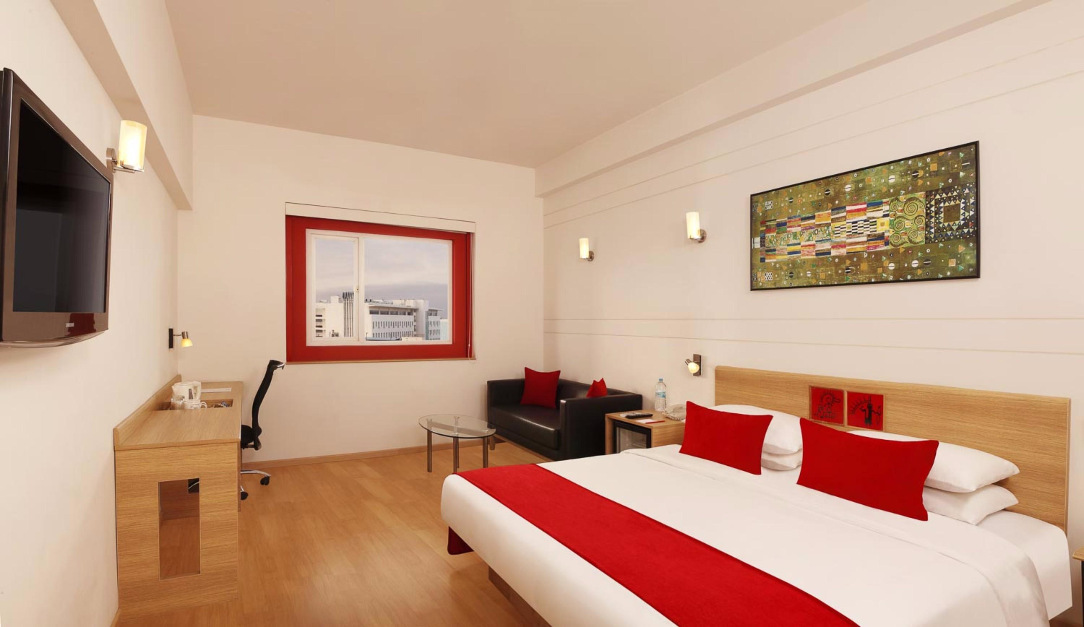 Red Fox Hotel, Chandigarh Bagian luar foto