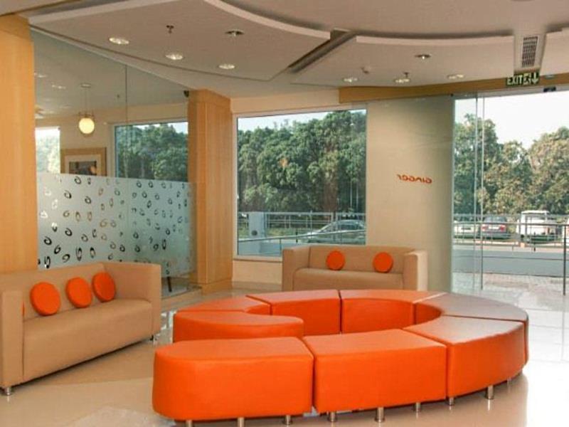 Red Fox Hotel, Chandigarh Bagian luar foto