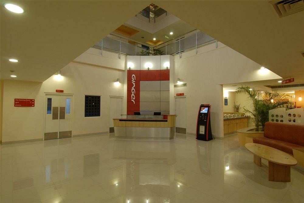 Red Fox Hotel, Chandigarh Bagian luar foto